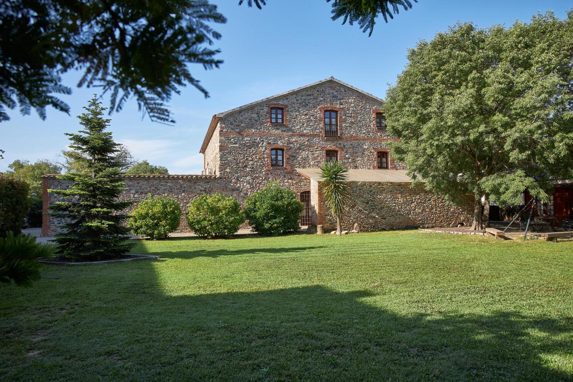 Mas Can Calet Aparthotel Les Franqueses del Vallès Esterno foto