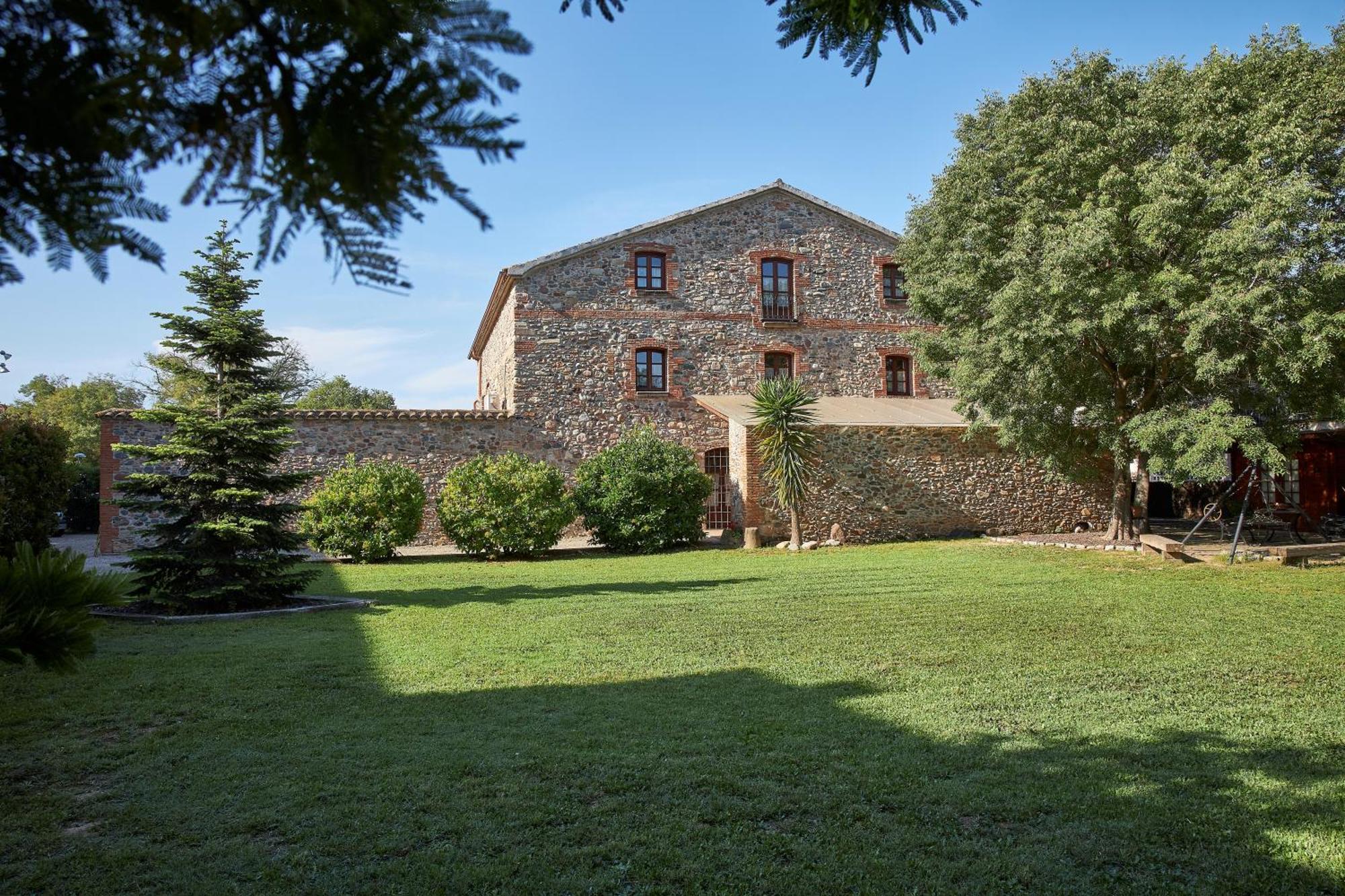 Mas Can Calet Aparthotel Les Franqueses del Vallès Esterno foto