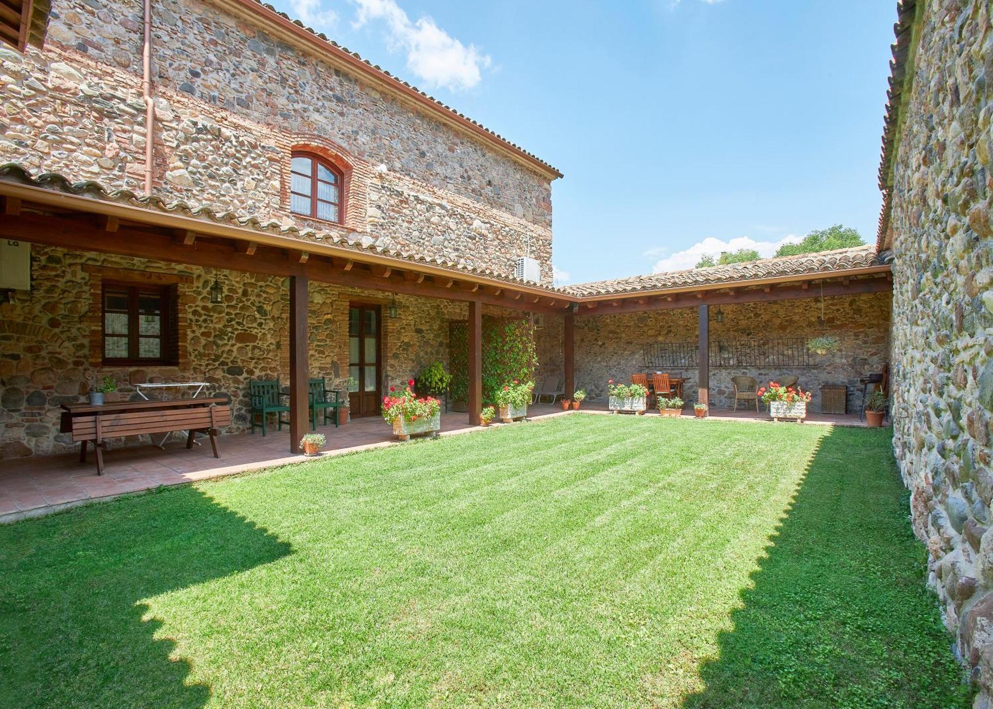 Mas Can Calet Aparthotel Les Franqueses del Vallès Esterno foto