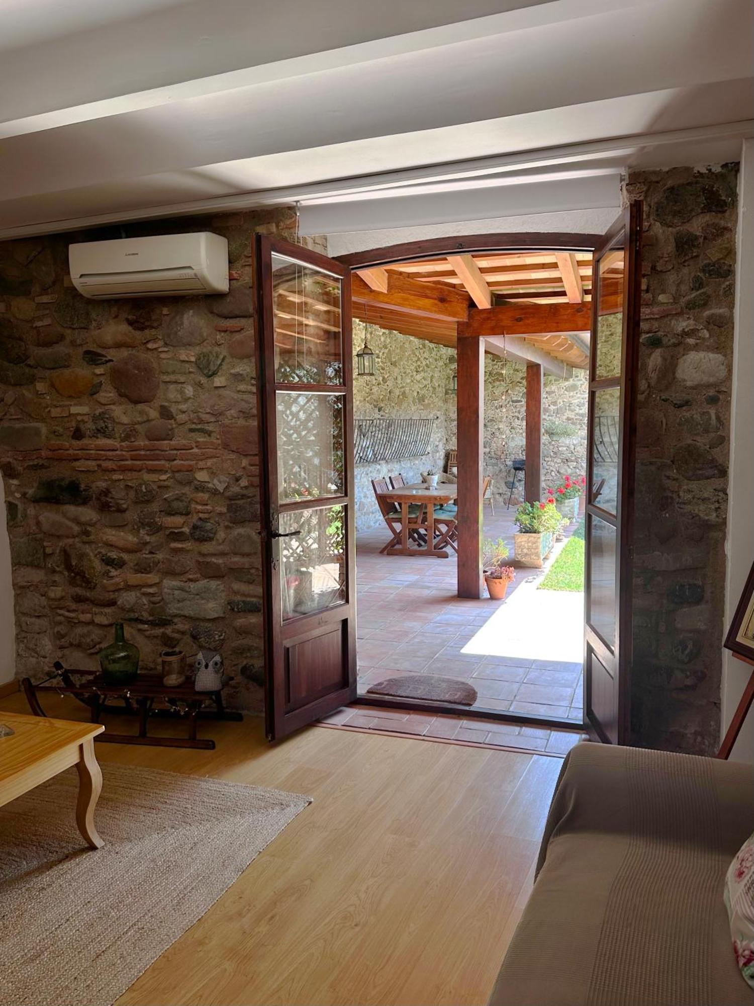 Mas Can Calet Aparthotel Les Franqueses del Vallès Esterno foto